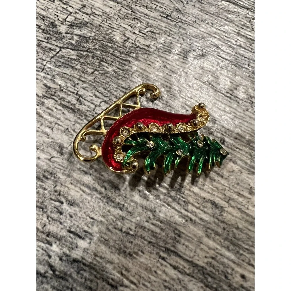 Christmas Tree Sleigh Brooch Pin Rhinestones Enameled Gold‎ Tone Vintage * ReAd